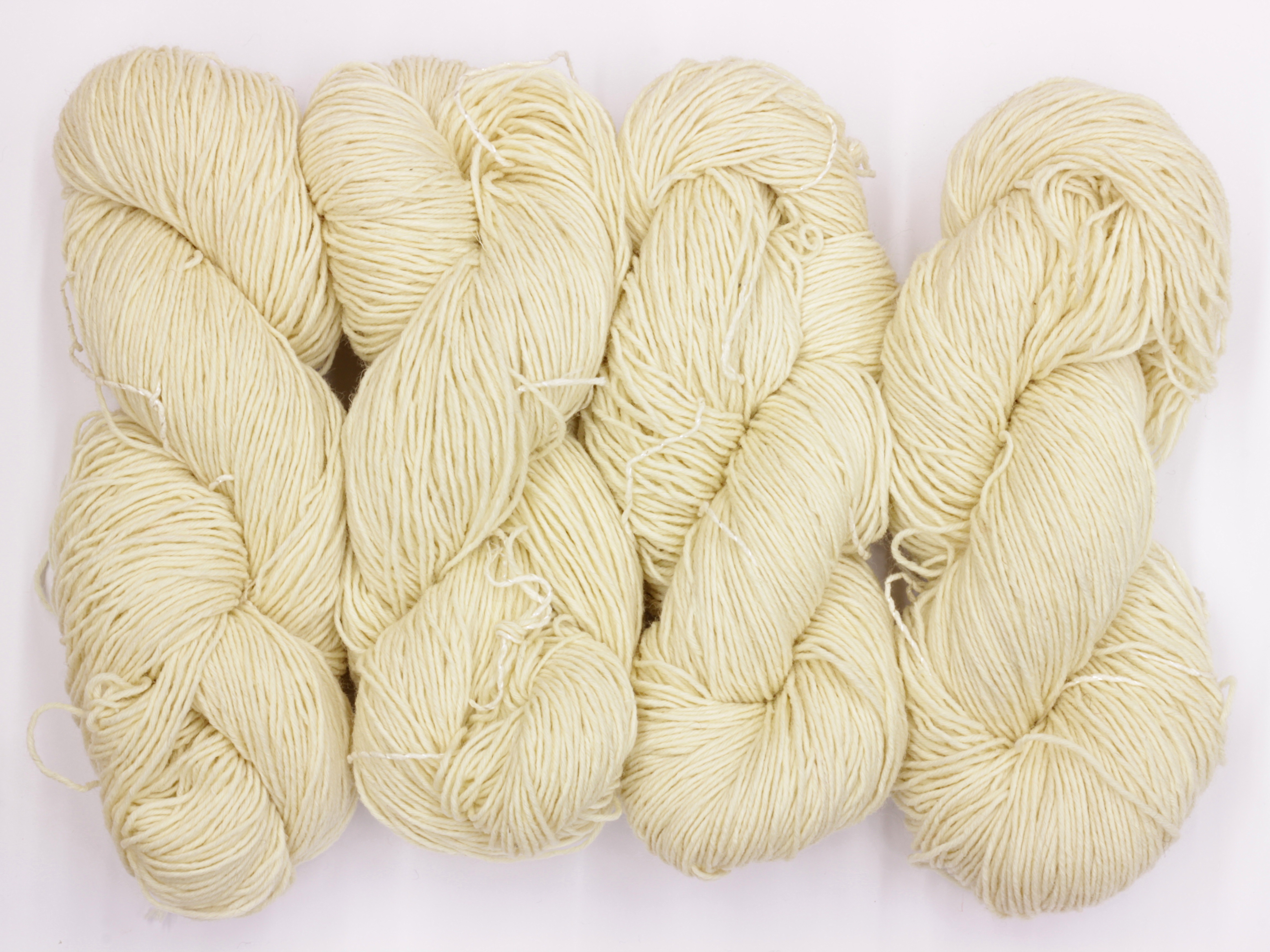 Sockengarn Prag (8fach) 420m 75% Wolle (superwash) - 25% Polyamid - naturweiß 200g