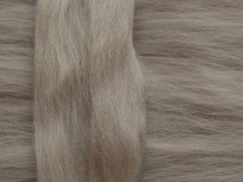 Merinowolle - steppenkhaki superfein 16 mic im Band