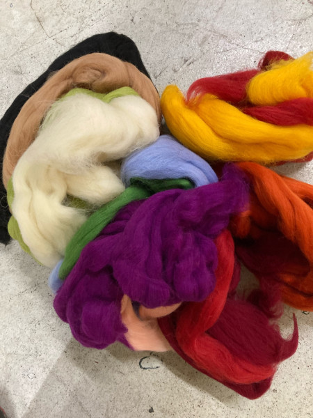 Sonderposten 21,89€/kg ca. 500g Bergschafwolle im Band Reste bunt - 20% BSWB12