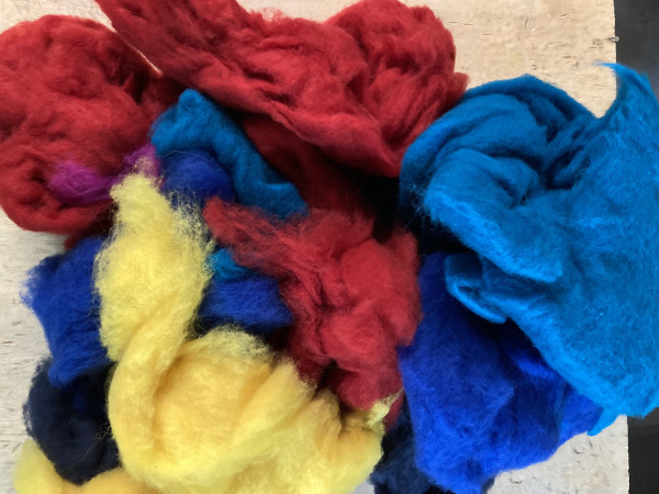 Sonderposten 65,51€ / kg ca.260 g Merinowolle iim Vlies bunte Reste 19mic -20% BRM02