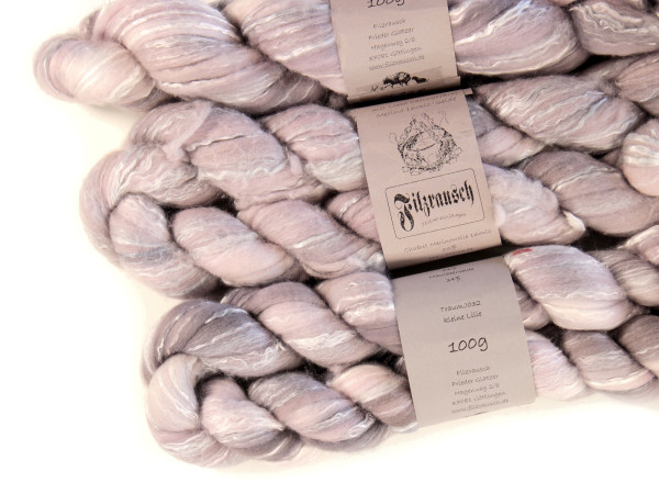 Merinowolle 16mic/Seide 66%/34% (handgefärbt) - kleine lilie traum 0032 Kammzug
