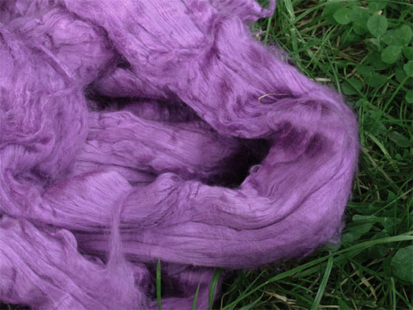 buntgefärbte Maulbeerseide - amethyst-lila extra fein im Band