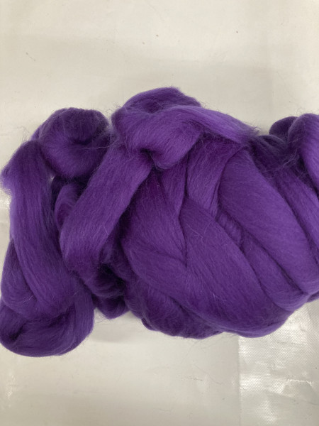 Sonderposten 21,50 €/kg 250 g europ. Merinowolle im Band 27 mic violett -20% EMWV03