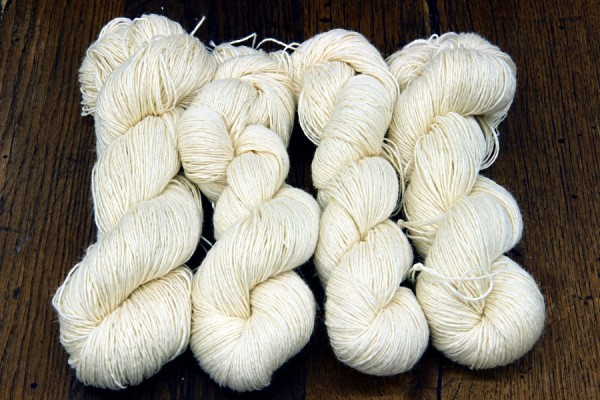 Sockengarn Mailand 425m 20% Ramie - 60% Wolle - 20% Seide - naturweiß 100g