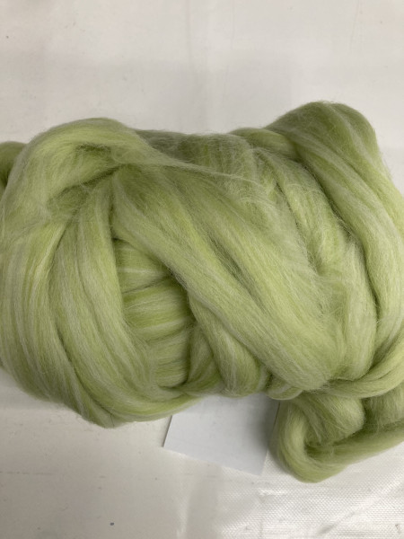 Sonderposten 21,50 €/kg 250 g europ. Merinowolle im Band 27 mic hellgrünmeliert -20% EMWHM05
