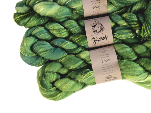 Merinowolle 16mic/Seide 66%/34% (handgefärbt) - grüne oase traum 0122 Kammzug