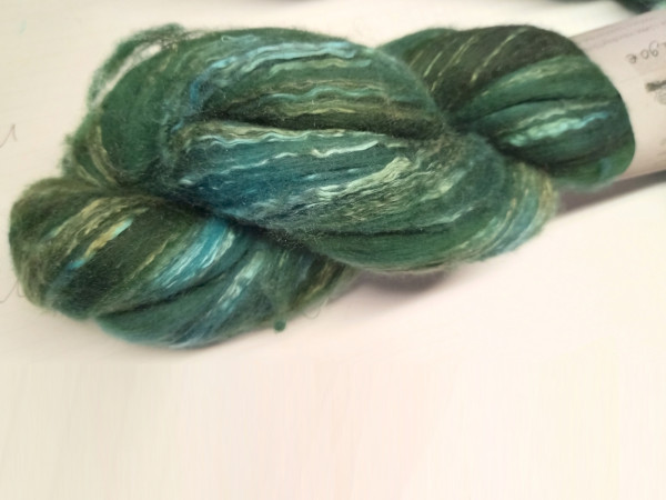 Merinowolle 16mic/Seide 66%/34% (handgefärbt) - eukalyptusgrün traum 0018 Kammzug